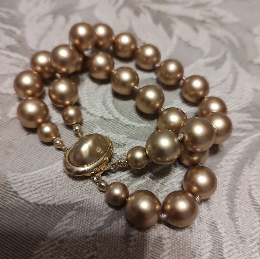 ⚜️ Stunning RARE Vintage Rich Champagne Gold Double Strand Pearl Bracele… - Picture 2 of 6